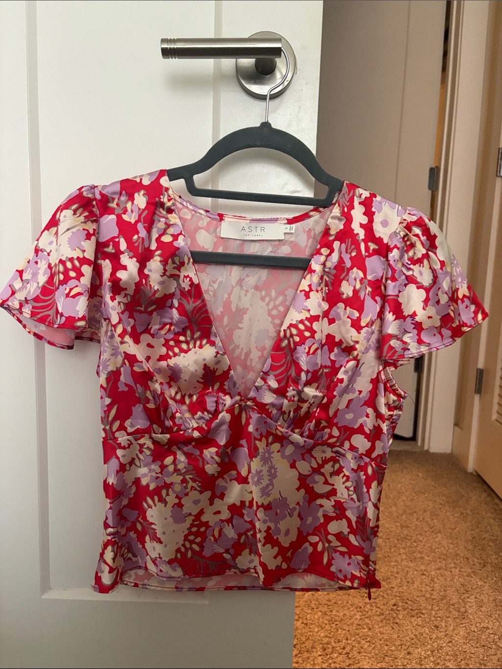 Astr Pink And Red Floral V-Neck Puff Sleeve Blouse
